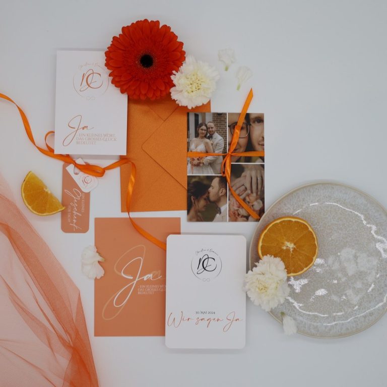 Hochzeitspapeterie Flatlay | Individuelle Einladungen & Karten von fluments Flatlay Hochzeitspapeterie Pure Orange
